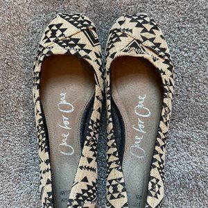 Beige/Black TOM'S Ballet Flats, Lightly Worn, 7